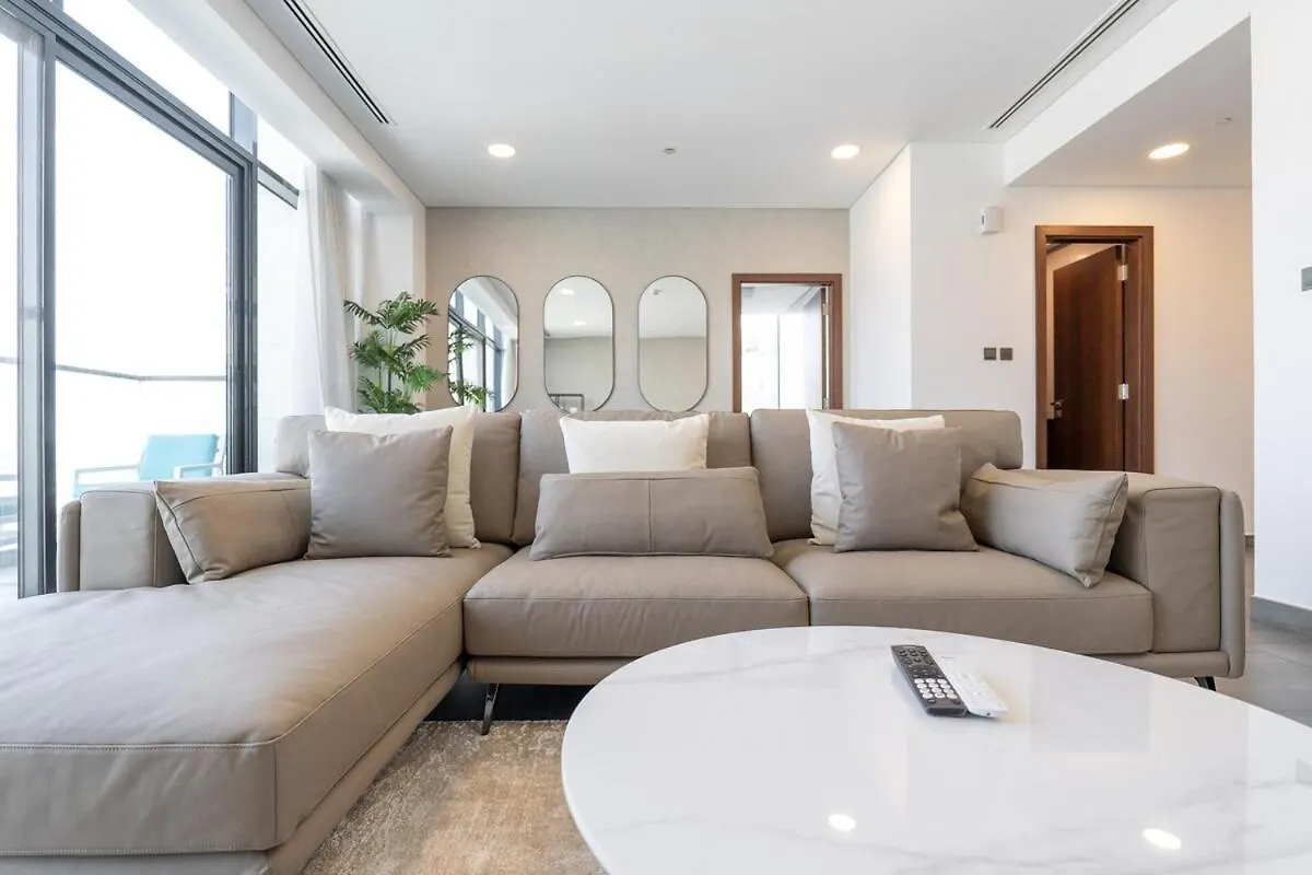 Elegant 2-Bedroom Apartment Near Mall Of The Emirates In Al Barsha Dubai 0*,
