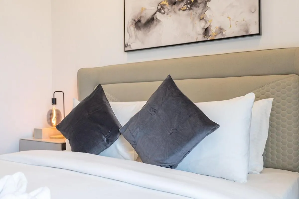 Elegant 2-Bedroom Apartment Near Mall Of The Emirates In Al Barsha Dubai